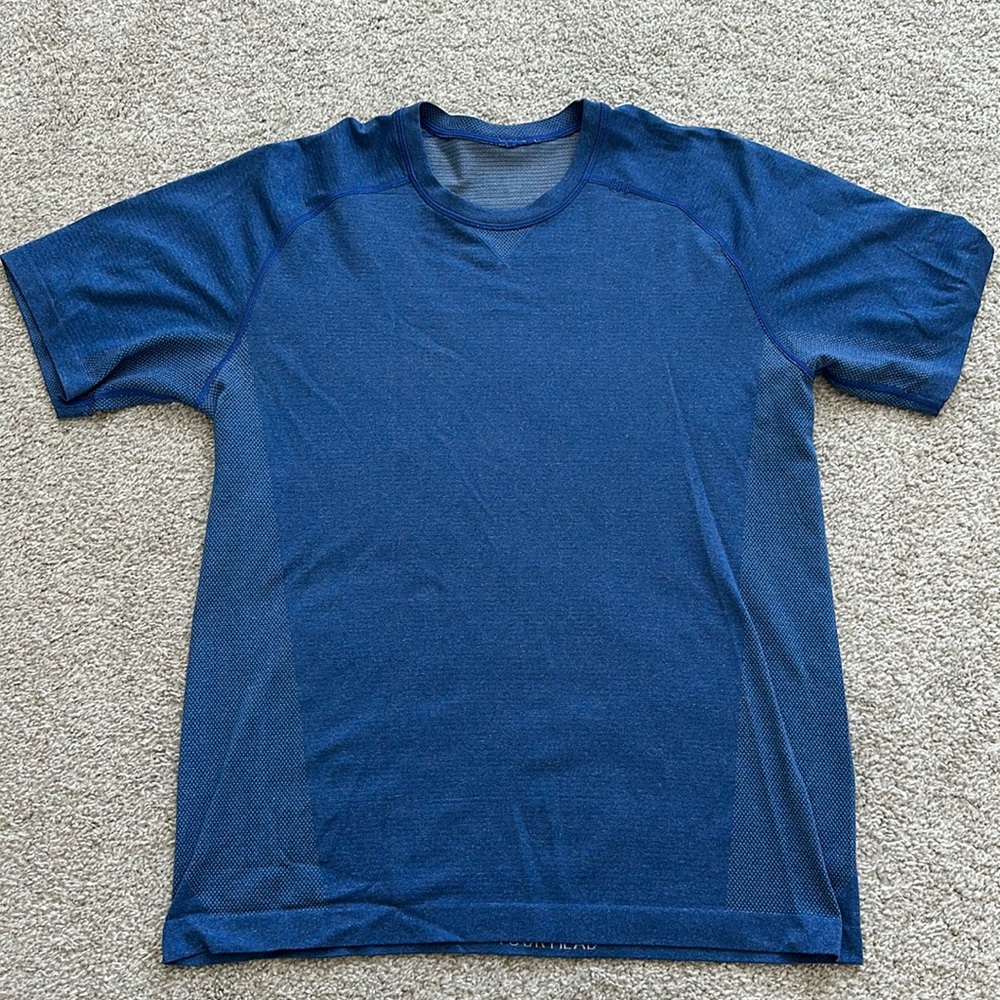 Lululemon Metal Tech Vent Performance Short Sleeve Shirt Mens Size M Blue